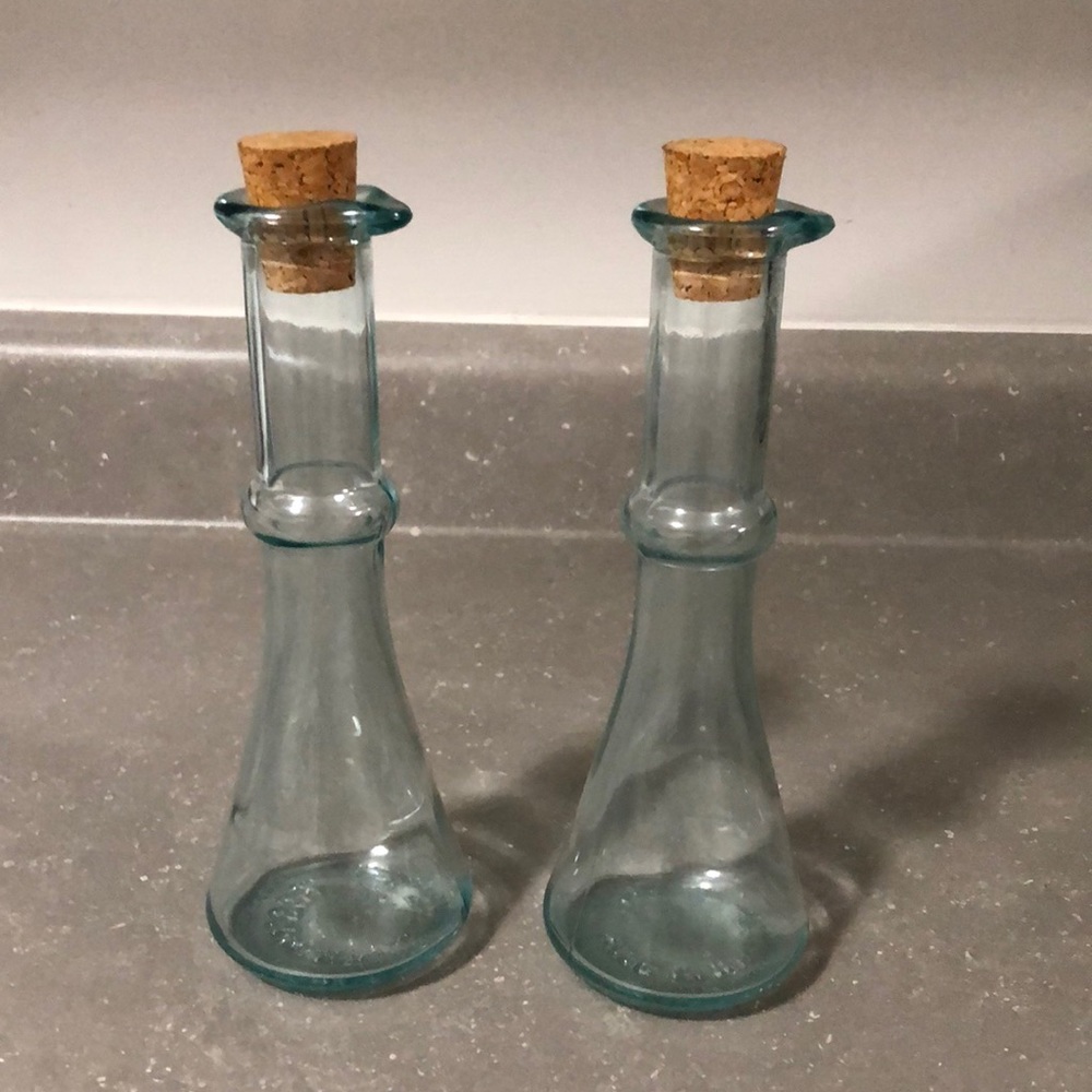 Beautiful Italian glass oil and vinegar set.